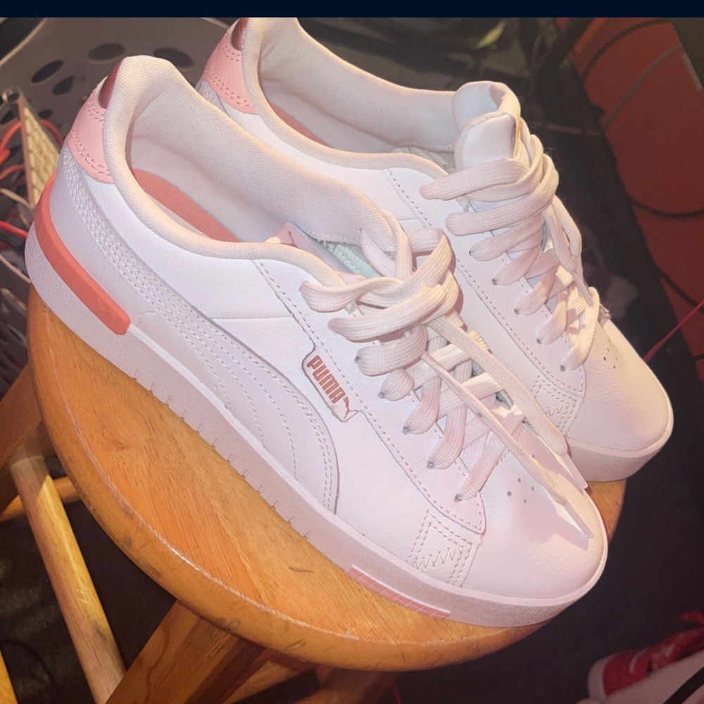 PUMAS - Picture 4 of 6